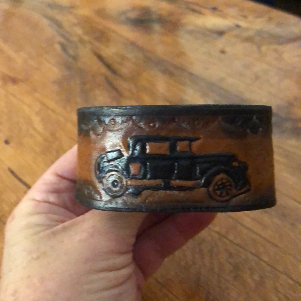 Leather bracelet